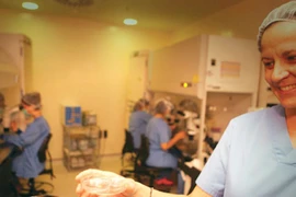 “Hiến trứng” - nghề kiếm tiền ở Tây Ban Nha