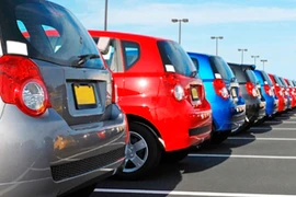 Gảm 50% thuế tiêu thụ đặc biệt, lệ phí trước để “cứu” ngành ôtô có nguy cơ sụp đổ