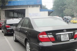 Ngày đầu đóng phí sử dụng đường bộ: Băn khoăn về chất lượng đường sá 