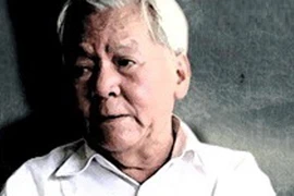 Nhà thơ Hoài Anh - Từ “chòi” đến “chợ” văn chương