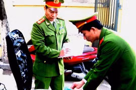 Thiết thực phục vụ nhân dân 