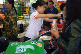 Hàng hóa dịch vụ không “vào hùa” với giá xăng