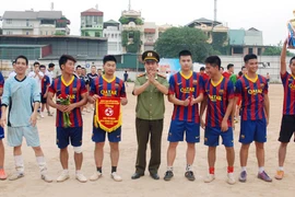 Bế mạc giải Bóng đá CAQ Ba Đình 2013