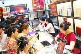 Giá vàng về ngưỡng 37 triệu đồng/lượng