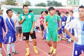 Cầu thủ Việt: Nhọc nhằn kiếm sống