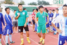 Cầu thủ Việt: Nhọc nhằn kiếm sống
