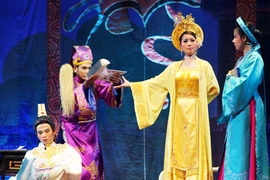 Đưa nghệ thuật điện ảnh vào cải lương