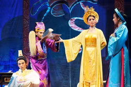 Đưa nghệ thuật điện ảnh vào cải lương