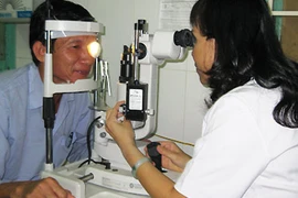 Đau mắt trong những ngày chuyển mùa