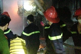 Cháy kho chứa vải 100m2 ở Ninh Hiệp