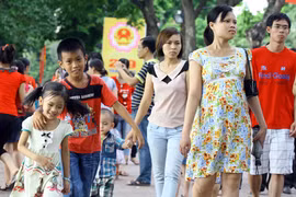 Tháng 11-2013, dân số Việt Nam là 90 triệu người