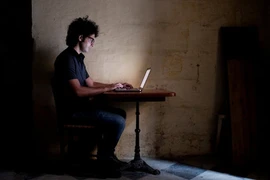 Sôi nổi thị trường “vũ khí mạng“