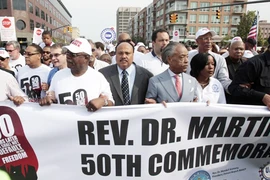 Dậy sóng phân biệt chủng tộc