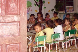 Không còn cảnh học nhờ nhà kho 