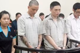 “Chế” thẻ tín dụng giả để mua hàng