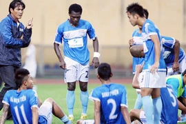 V-League 2013 còn 4 vòng đấu: Nhắm mắt… cho xong