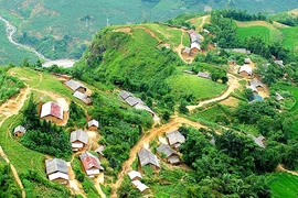 A Lù - huyền sử và đắm say