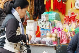 Đổi tiền lẻ, tiền mới: Không khó, nhưng phải chịu giá cao