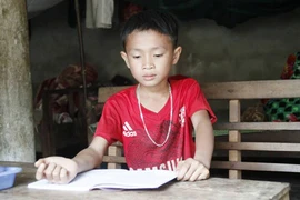 Kỷ luật thầy giáo đánh học sinh bị thương vì không làm được bài