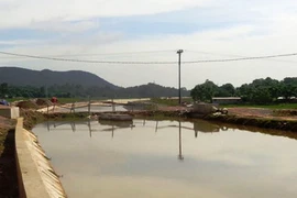 Phát hiện thi thể cụ ông dưới kênh nước