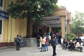 Không có cơ sở buộc người dân phải đổi bằng lái xe còn thời hạn