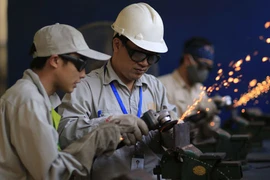 Không để doanh nghiệp "né" tăng lương