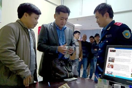 Lái xe taxi trả lại 14.000 USD cho khách nước ngoài bỏ quên