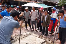 Cứu sống bé trai 5 tuổi trôi trong ống cống 