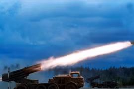 Kiev và Lugansk đạt thỏa thuận ngừng bắn và rút vũ khí hạng nặng