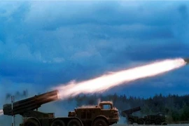 Kiev và Lugansk đạt thỏa thuận ngừng bắn và rút vũ khí hạng nặng