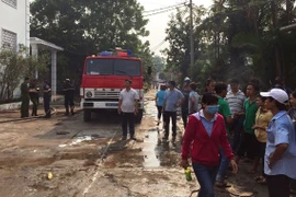 Cháy lớn thiêu rụi 2.000m2 xưởng may ở TP.HCM