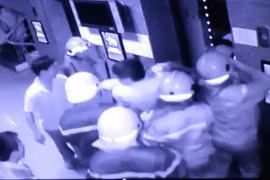 Giải cứu 16 người mắc kẹt trong thang máy chung cư ở TP.HCM