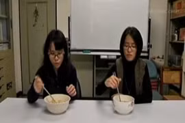 Nguy cơ nhiễm melamine từ bát nhựa