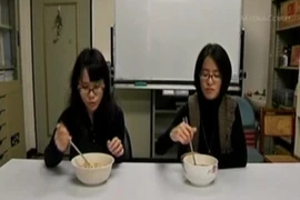 Nguy cơ nhiễm melamine từ bát nhựa