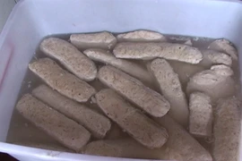 Sản xuất giò, chả từ hàn the làm... gốm sứ