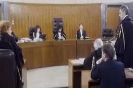 Cựu Thủ tướng Italia sẽ vẫn phải ra tòa trước dịp bầu cử