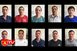 Triệt phá sới bạc tại nhà, bắt giữ 10 đối tượng