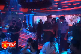 Kiểm tra các quán bar, karaoke sau khi được phép hoạt động trở lại