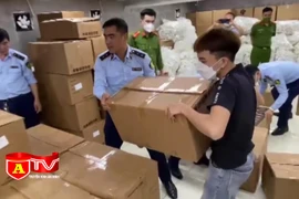 Tạm giữ gần 2.000 hộp Cafe Hoàng Gia giảm cân nghi có thành phần gây ngộ độc