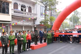 Lực lượng công an sôi nổi khai mạc hội thao và chạy Olympic