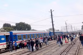 Căng thẳng tàu xe dịp nghỉ lễ 30-4 và 1-5