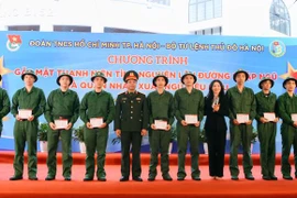 Hà Nội gặp mặt thanh niên tình nguyện lên đường nhập ngũ 