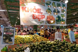 Giải pháp ngăn tình trạng “giá đuổi theo lương”