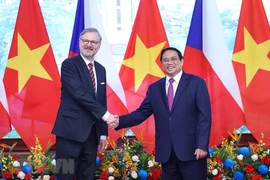 Đẩy mạnh hợp tác, đưa kim ngạch thương mại đạt 1 tỷ USD