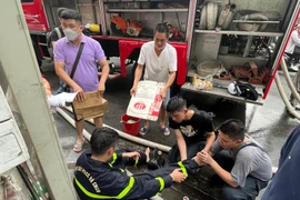 Thăm hỏi gia đình nạn nhân và làm rõ nguyên nhân vụ cháy ở quận Đống Đa 