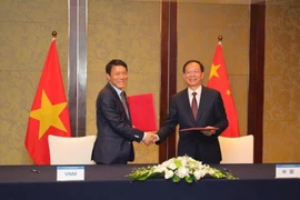 Ký kết Kế hoạch triển khai cao điểm phòng, chống xuất nhập cảnh trái phép Việt Nam - Trung Quốc 