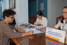 Bổ sung trợ cấp hưu trí xã hội - liên kết tầng để lấp khoảng trống an sinh