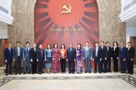 Hà Nội chia sẻ kinh nghiệm với đoàn đại biểu Quốc hội Lào 