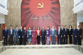 Hà Nội chia sẻ kinh nghiệm với đoàn đại biểu Quốc hội Lào 