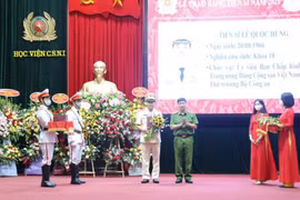 Học viện Cảnh sát nhân dân trao Bằng cho 22 tân Tiến sỹ